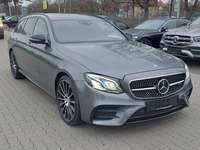 Náhled zpředu zprava