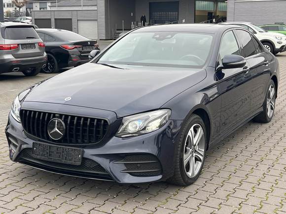 Вид спереди слева