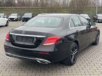 Náhľad zozadu sprava