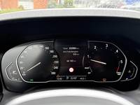 Pohľad na združený prístroj na palubnej doske