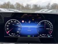 Pohľad na združený prístroj na palubnej doske