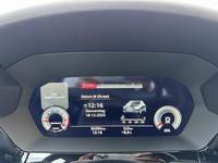 Pohled na přístrojovou desku