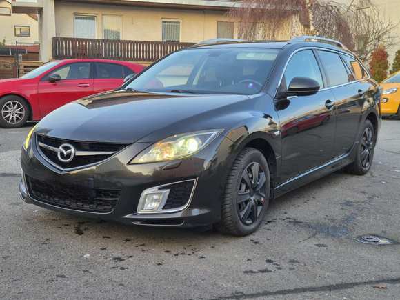 Вид спереди слева