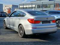 Вид сзади слева