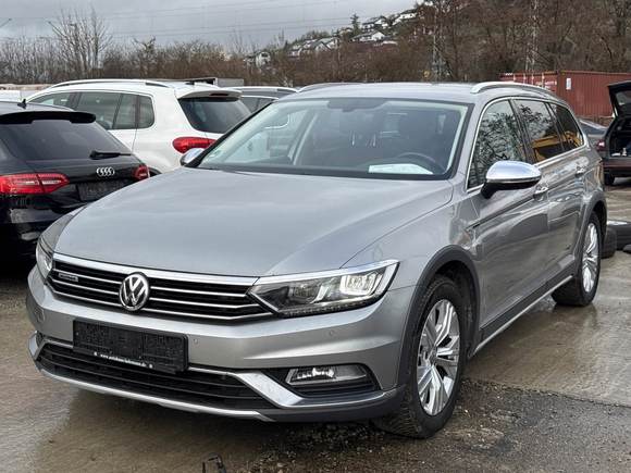 Вид спереди слева