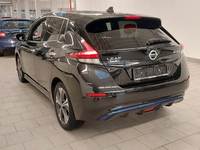 Вид сзади слева