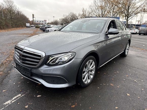 Вид спереди слева