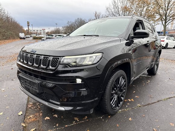 Вид спереди слева