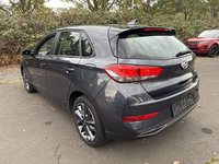 Вид сзади слева