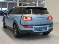 Вид сзади слева