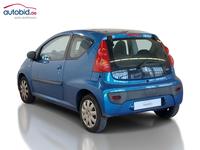 Вид сзади слева