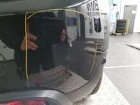 Odbijač zadaj na sredini