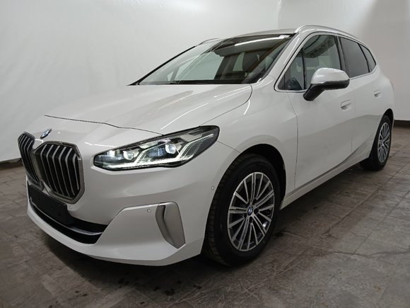 Pogled od napred levo