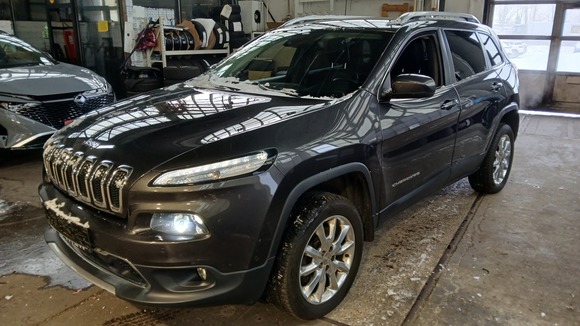 Vaizdas iš priekio kairės