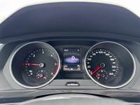 Pohľad na združený prístroj na palubnej doske