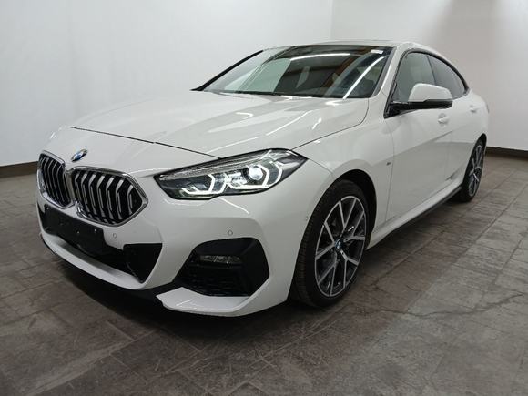 Pogled od napred levo