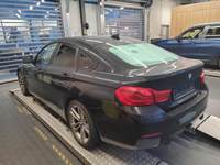 Vaade tagant vasakult