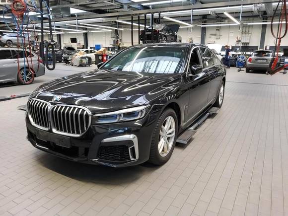 Náhled zpředu zleva