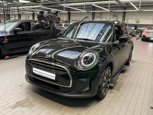 Pogled od napred levo