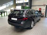 Pogled od pozadi desno