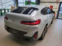 Pogled od pozadi desno