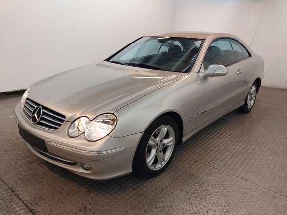 Вид спереди слева