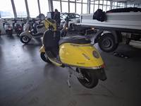 Вид сзади слева