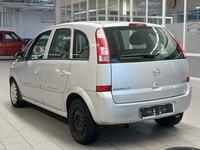 Náhľad zozadu zľava