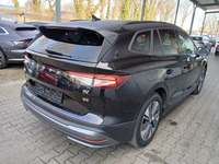 Pogled od pozadi desno