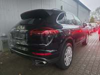 Pogled od pozadi desno