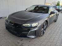 Skats no kreisās puses priekšā