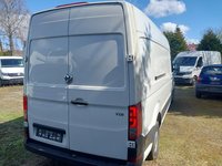 Pogled od pozadi desno