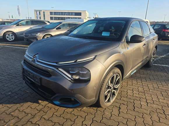 Pogled od napred levo