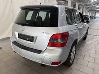 Pogled od pozadi desno