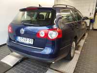 Vaade tagant vasakult