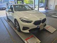 Pogled desno spredaj