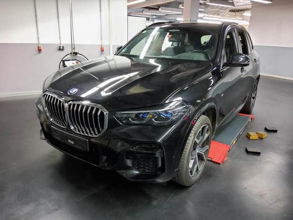 Náhľad spredu zľava