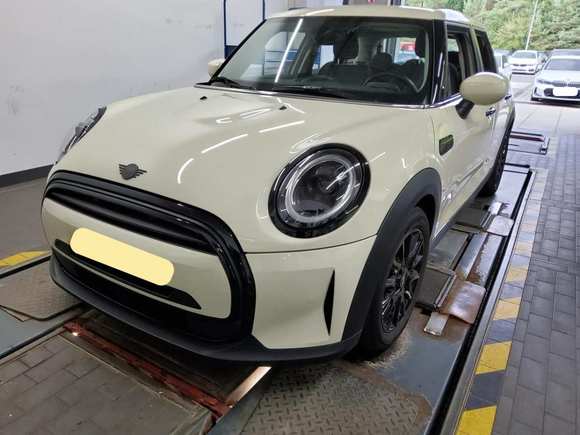 Náhľad spredu zľava