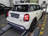 Náhľad zozadu sprava