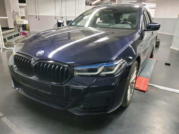 Náhľad spredu zľava