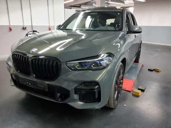 Náhľad spredu zľava