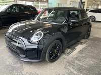 Вид спереди слева