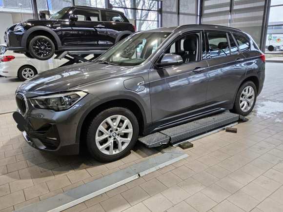 Náhled zpředu zleva