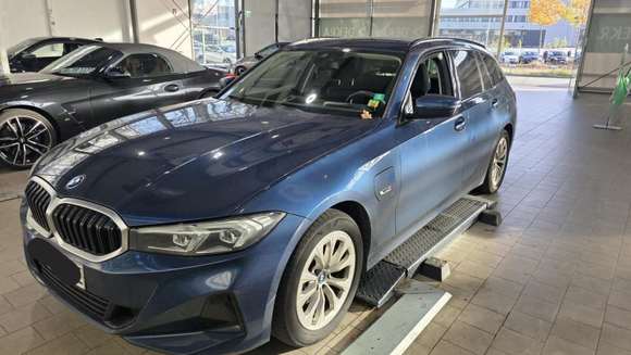 Вид спереди слева