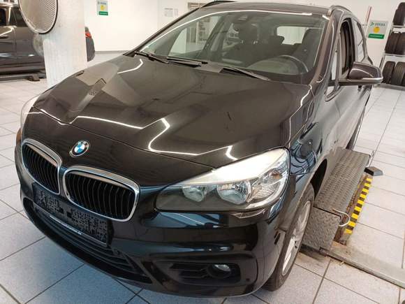 Вид спереди слева