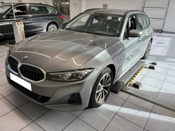 Вид спереди слева