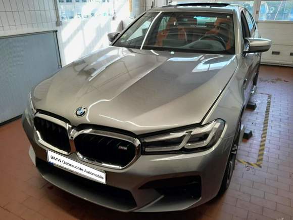 Вид спереди слева