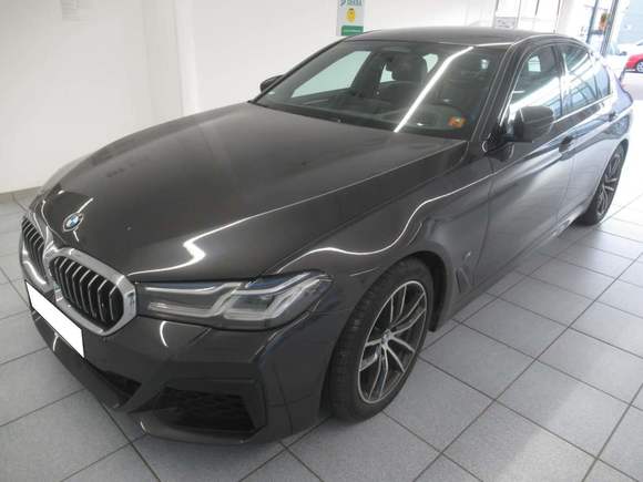 Вид спереди слева