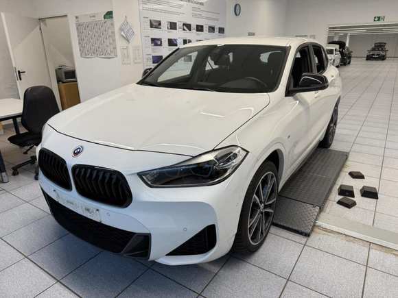 Вид спереди слева