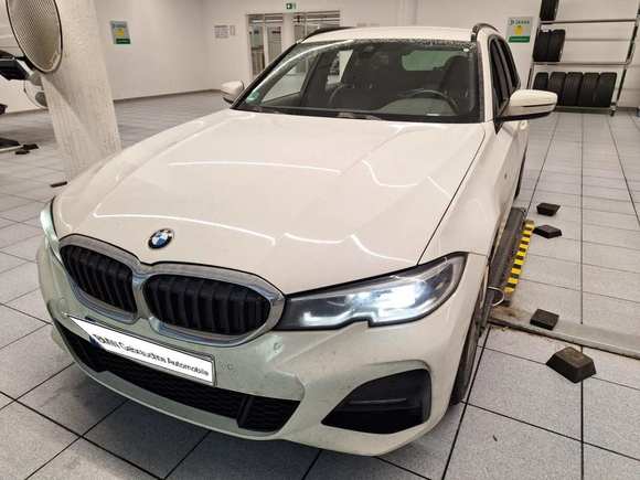 Вид спереди слева